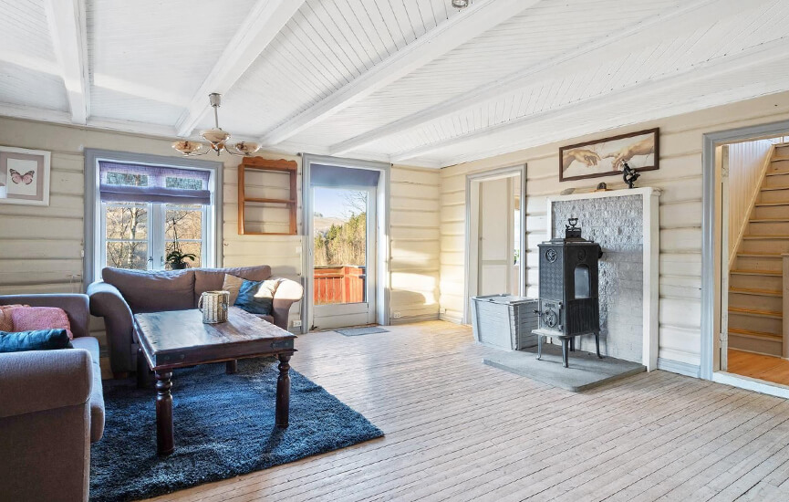 Vanha puuhella Jøtul 606 vanhemmassa hirsitalossa