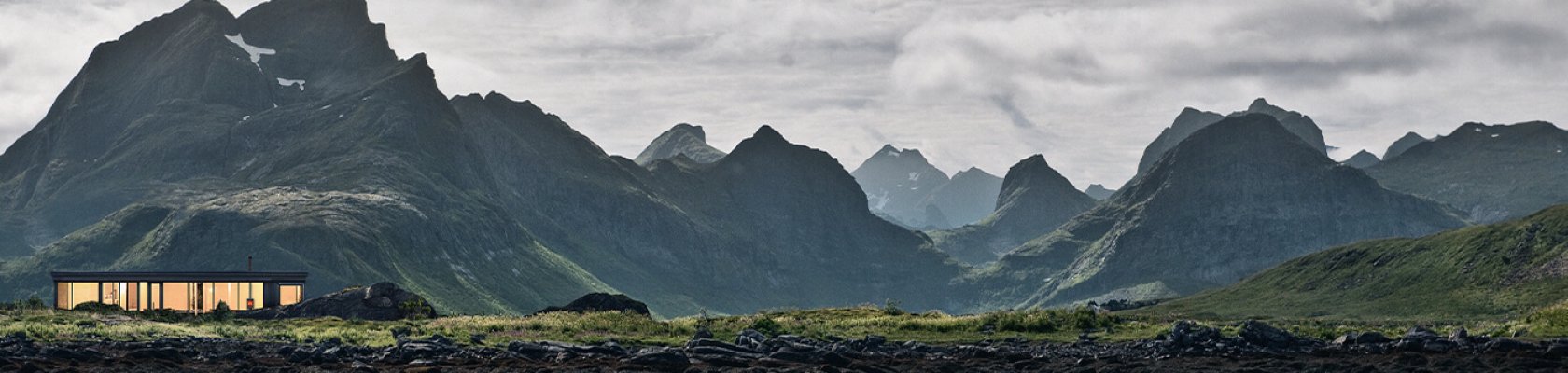 Norjan luonto modernilla mökillä