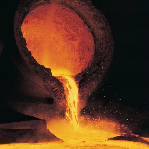 Jøtul tehdas, joka sulattaa rautaromua